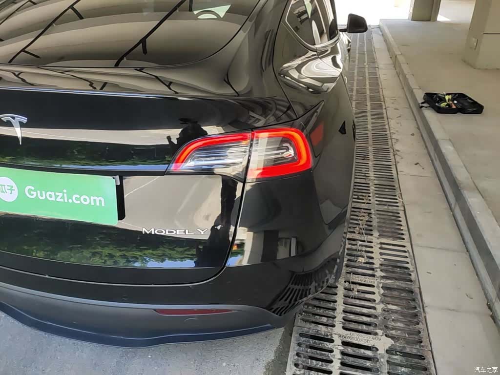 Tesla Model Y, 2023 8