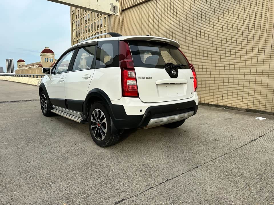 Forthing Jingyi X5 Forthing Jingyi X5