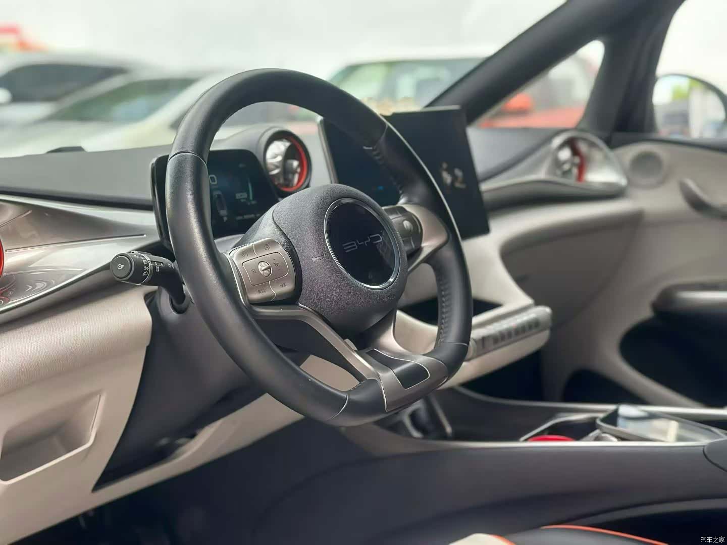 BYD Dolphin, 2022 3