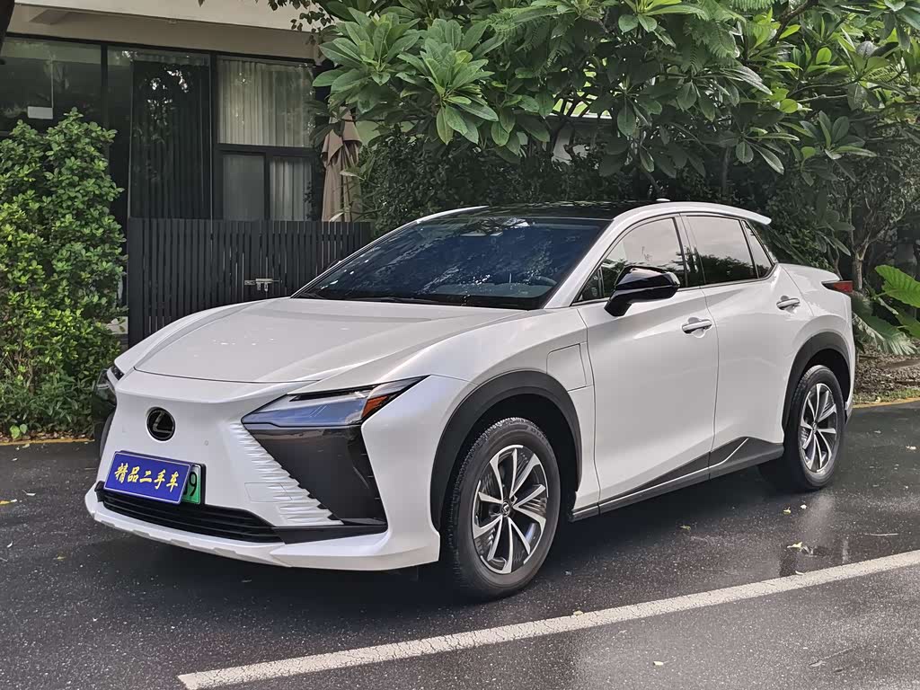 Lexus RZ