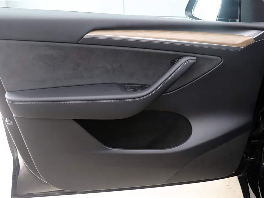 Tesla Model Y Tesla Model Y