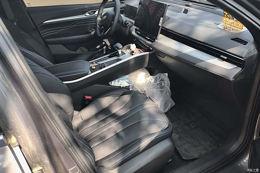 Geely Preface, 2025 8