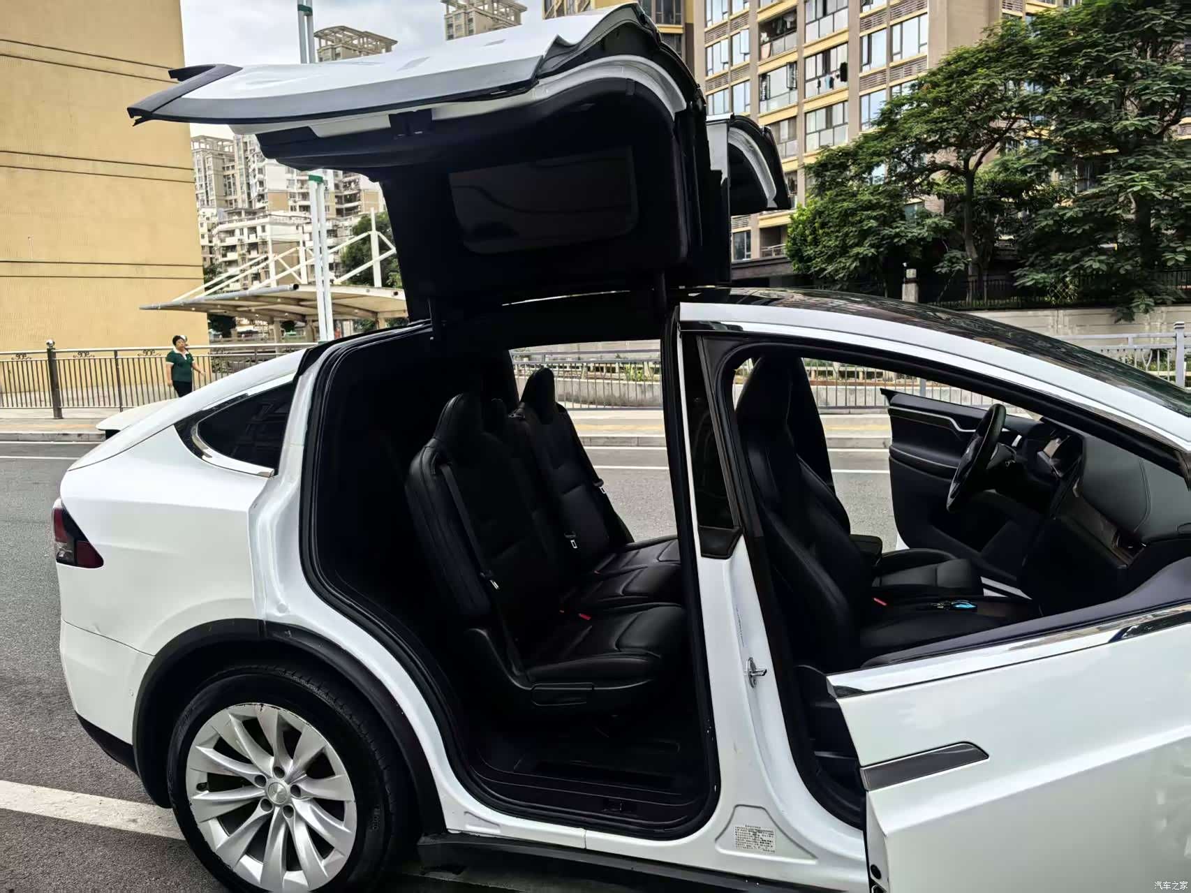 Tesla Model X, 2020 7