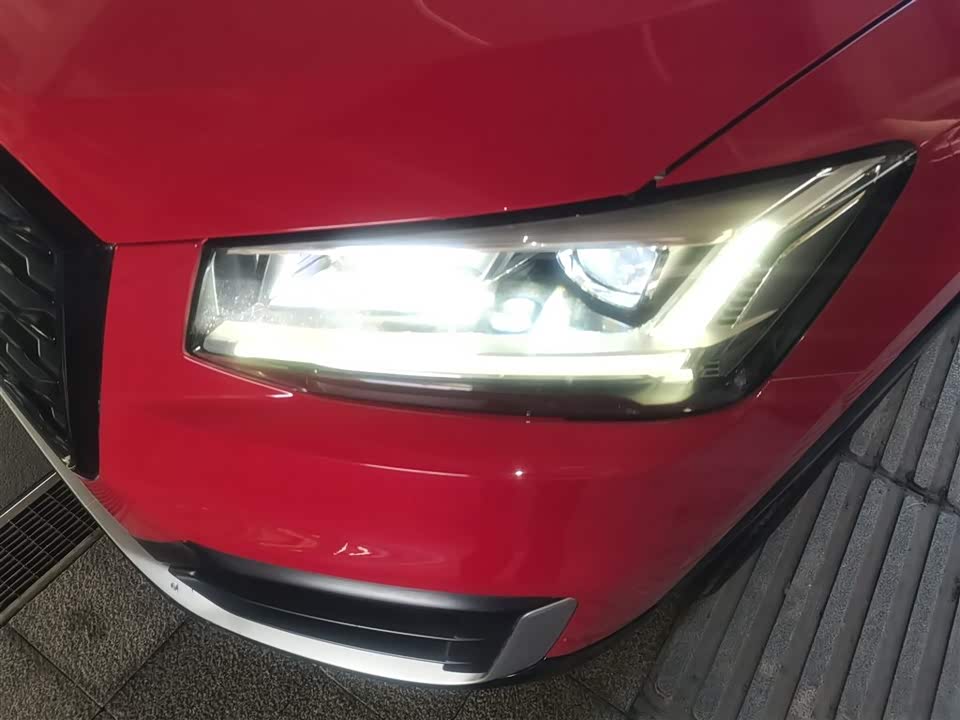 Audi Q2L