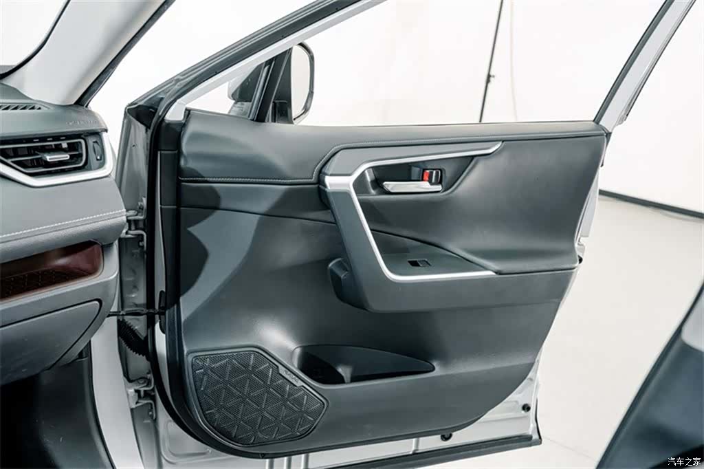 Toyota RAV4, 2020 15