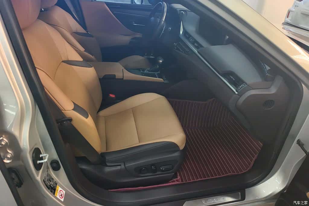 Lexus ES, 2019 8