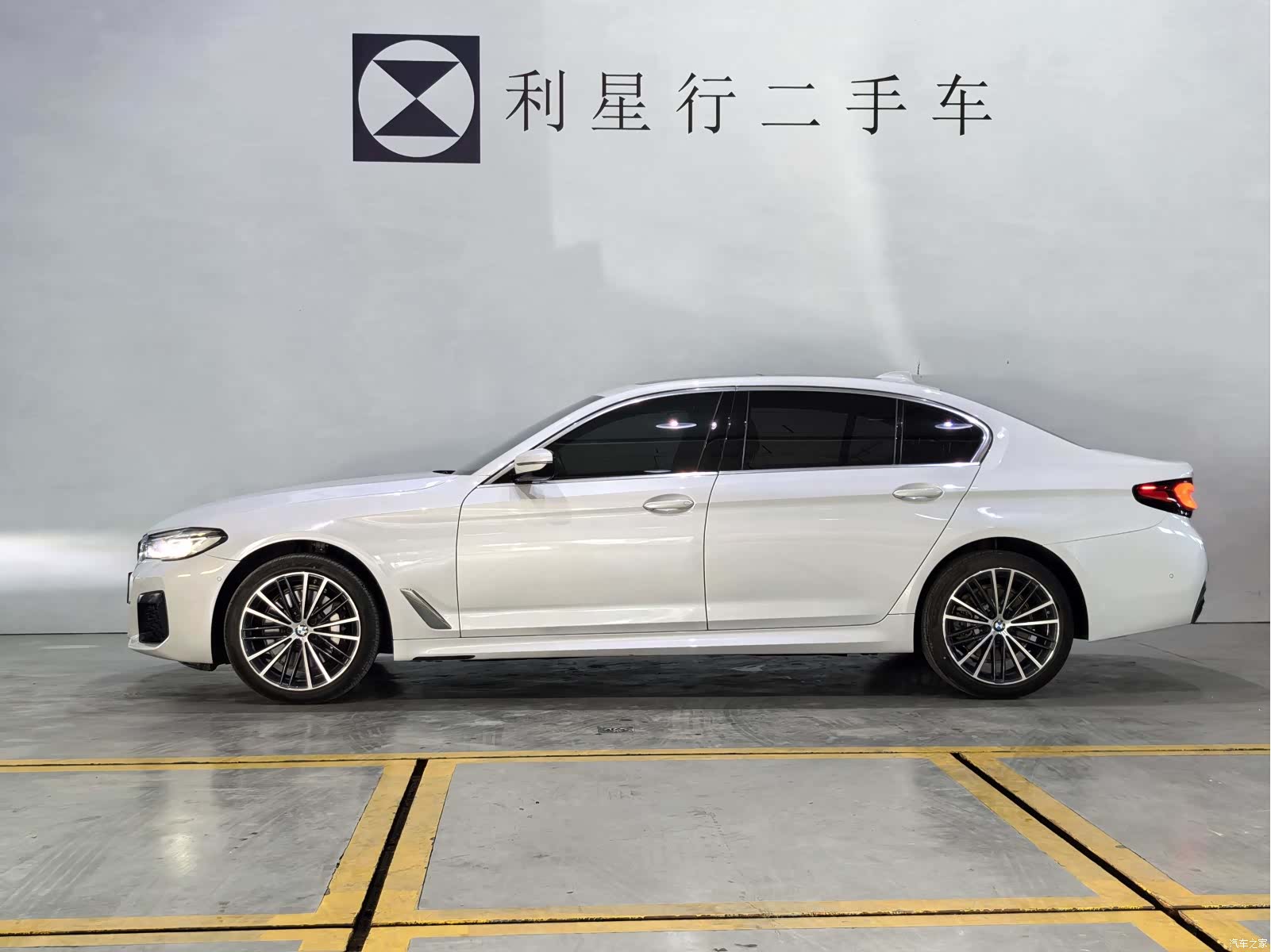 BMW 5 Series, 2023 все фото