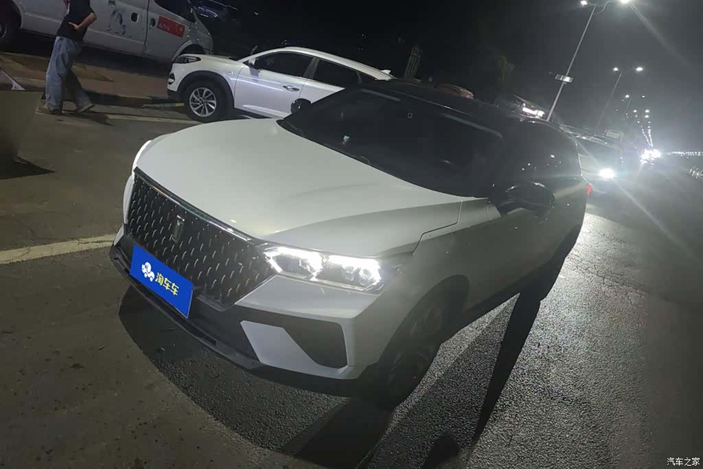 Bestune T77, 2020 1
