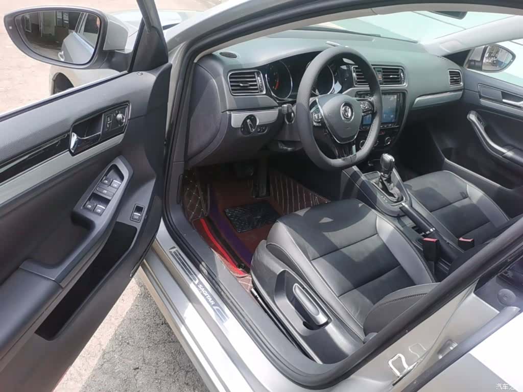 Volkswagen Sagitar, 2017 16