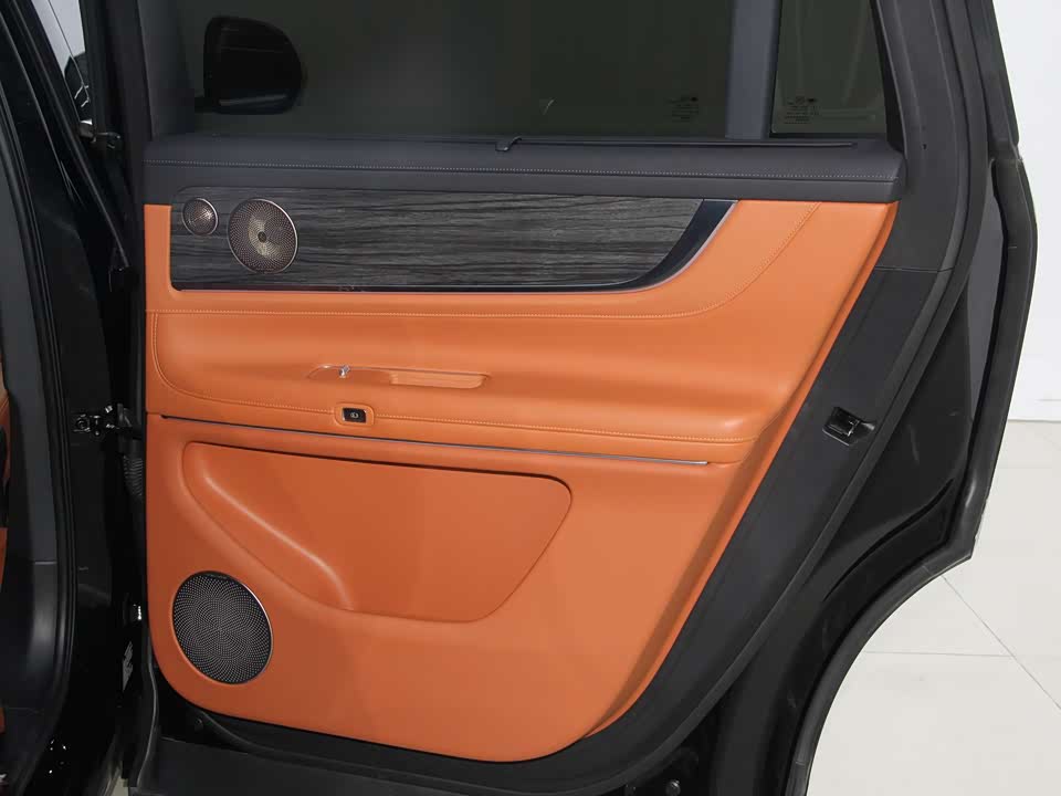 AITO Ask the world M9