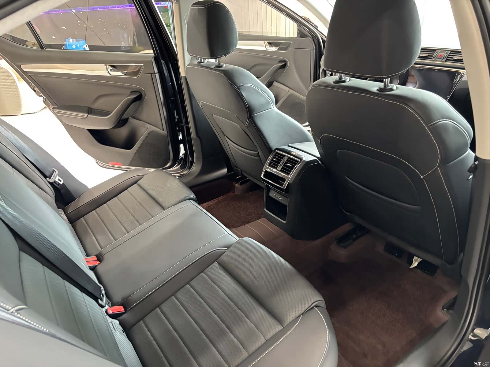 Skoda Superb, 2025 13