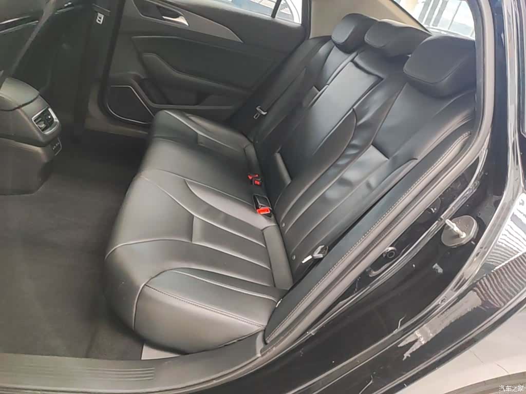 Hongqi H5, 2021 17