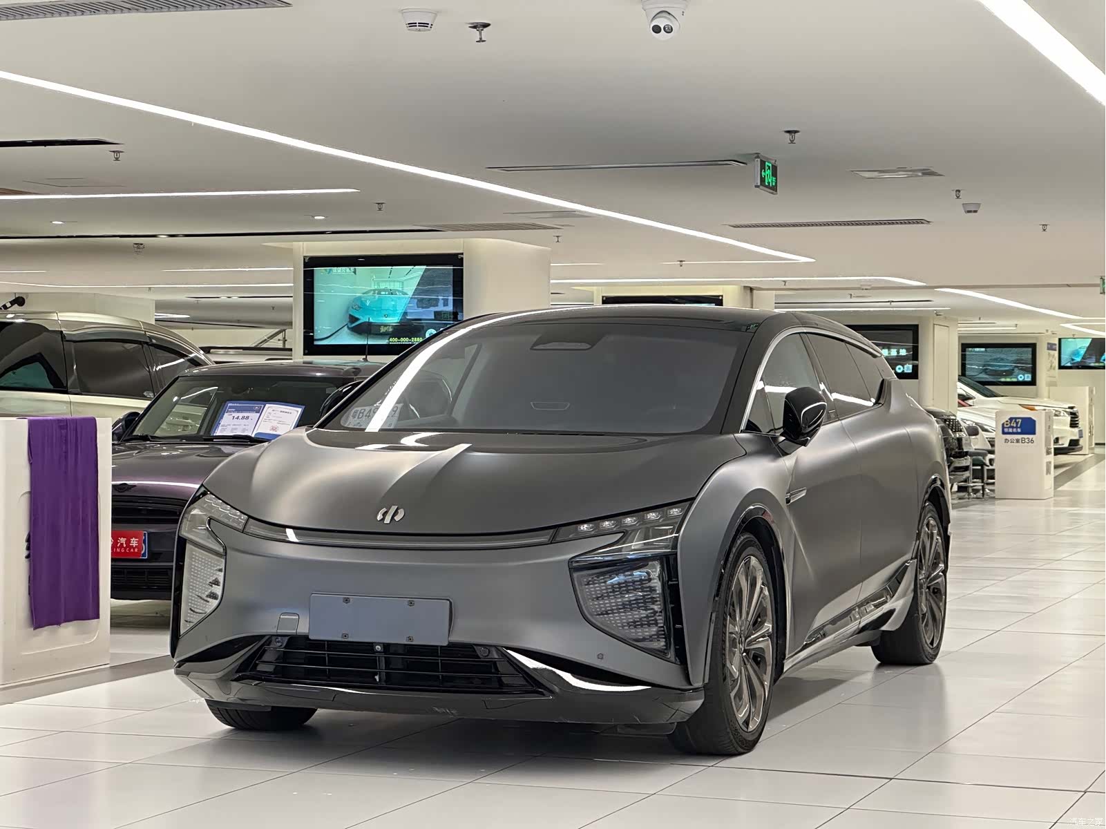 HiPhi X, 2022 1