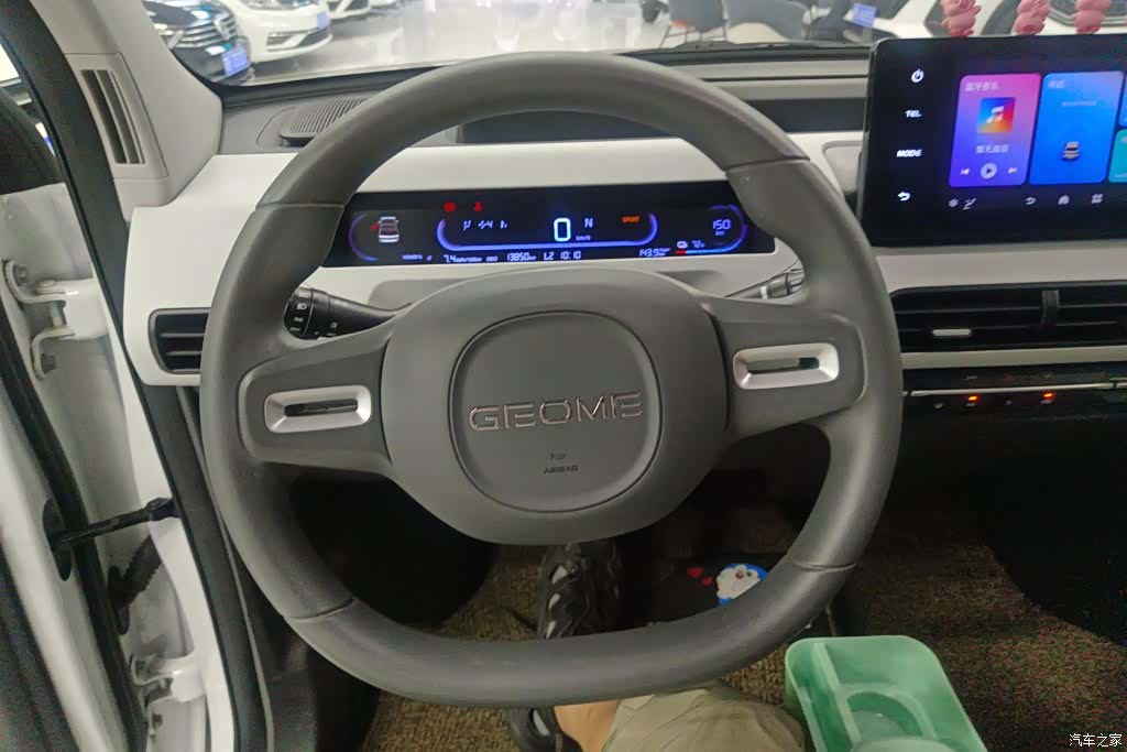 Geely Panda, 2025 15