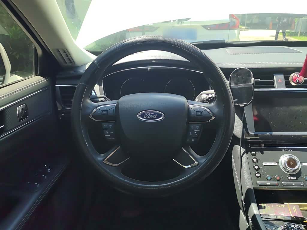 Ford Taurus, 2019 3