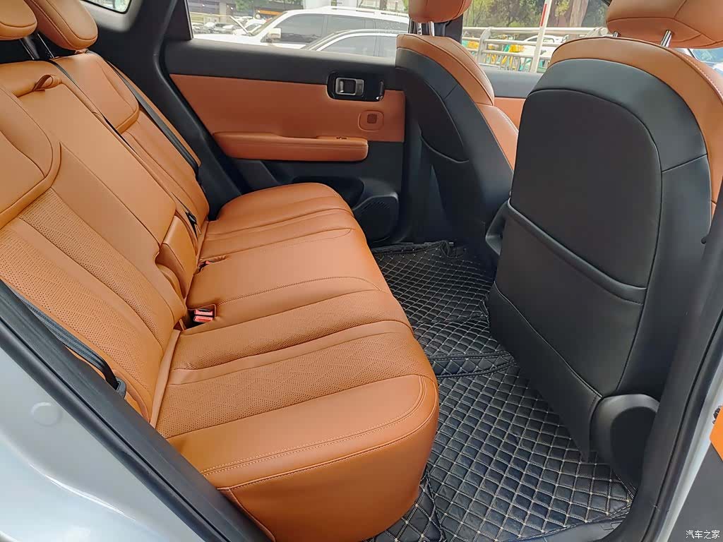 Wuling Starlight, 2025 11