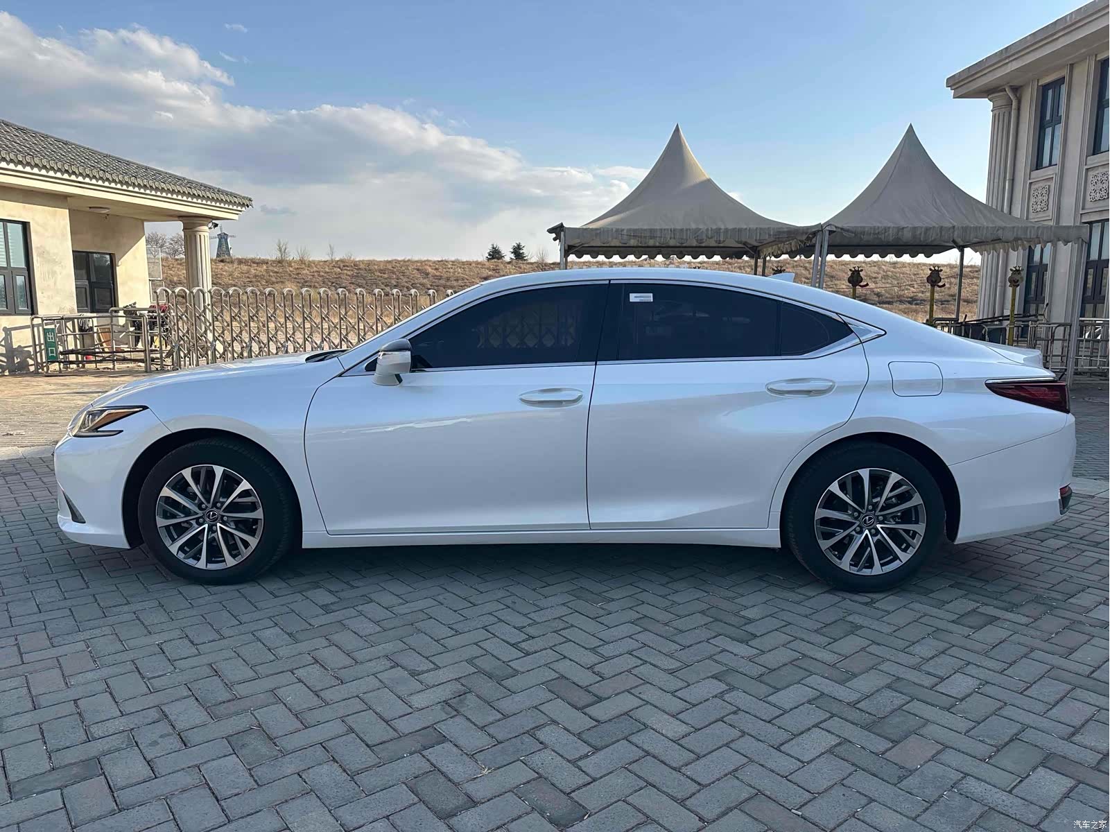 Lexus ES, 2024 7