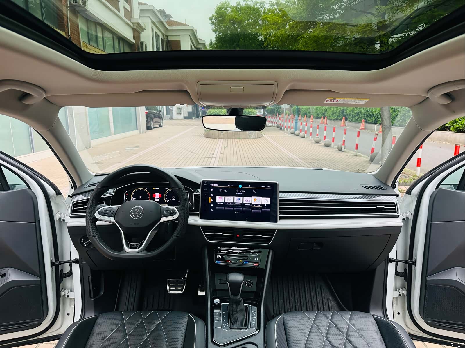 Volkswagen Tiguan L, 2023 все фото