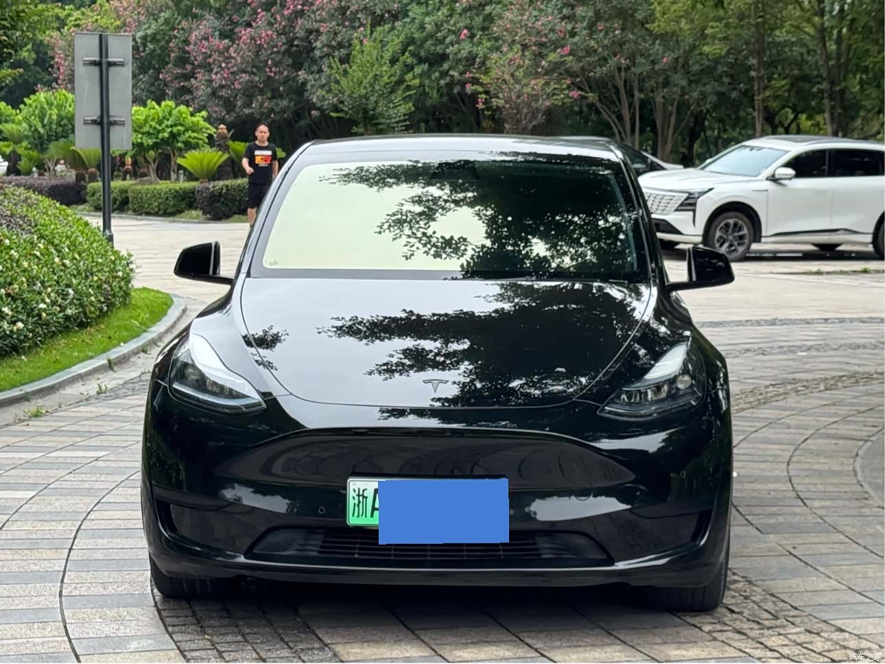 Tesla Model Y, 2023 1