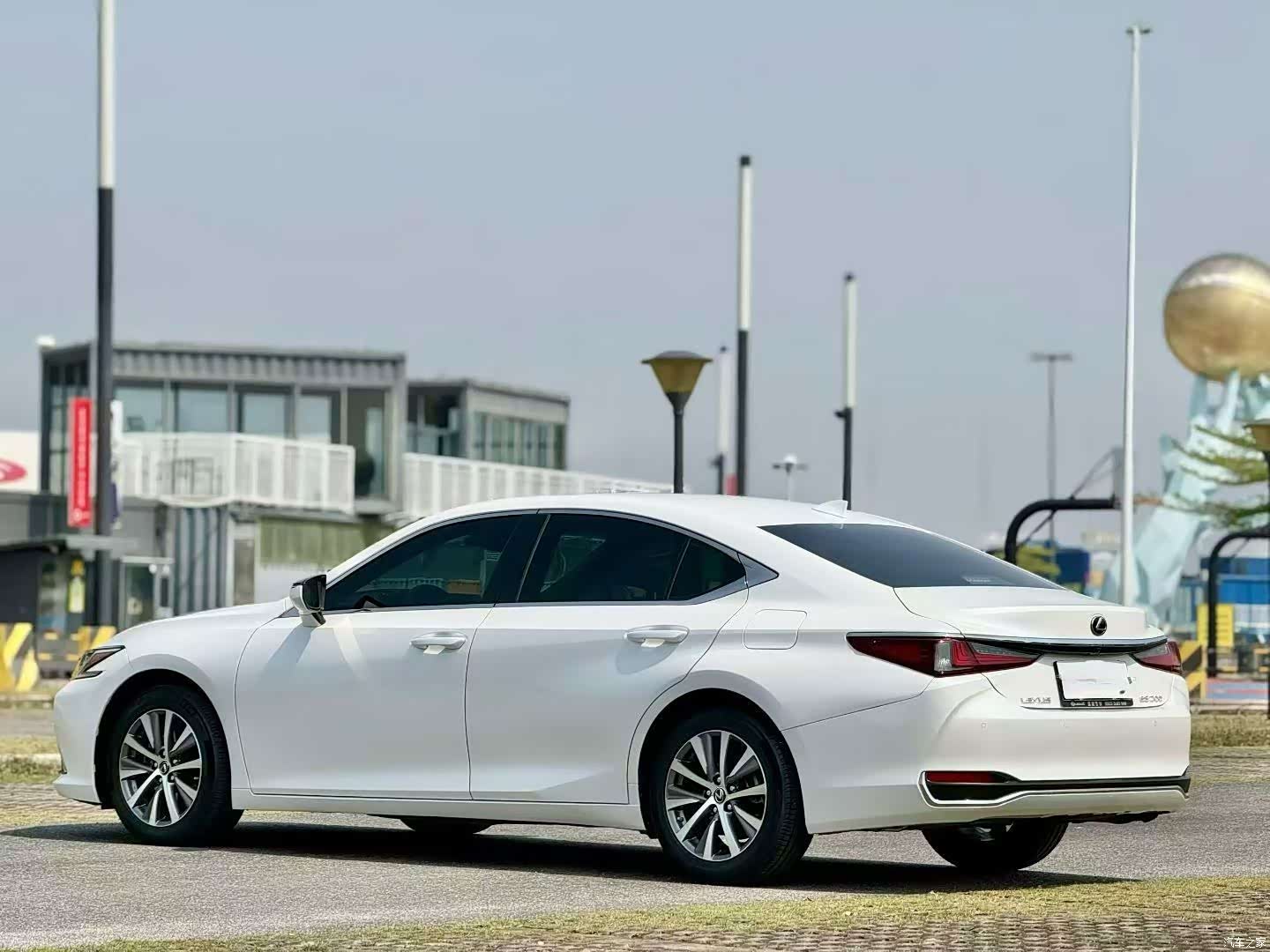 Lexus ES, 2018 7