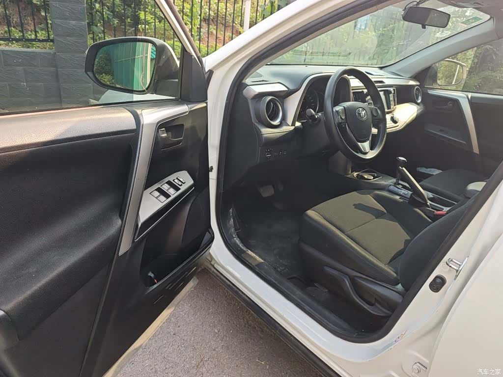 Toyota RAV4, 2017 14