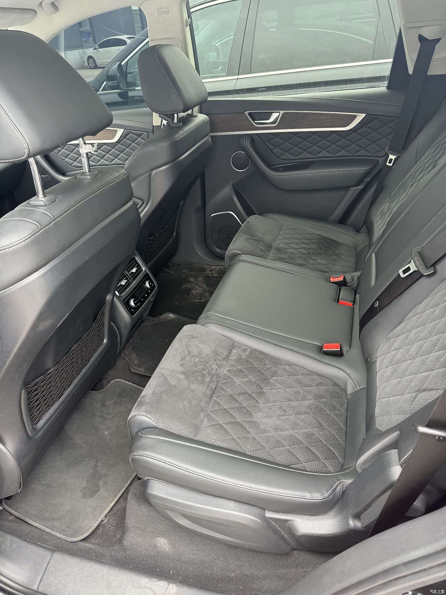 Hongqi HS7, 2023 9