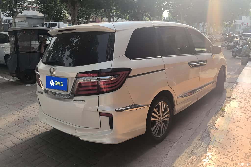 Honda Elysion, 2017 3