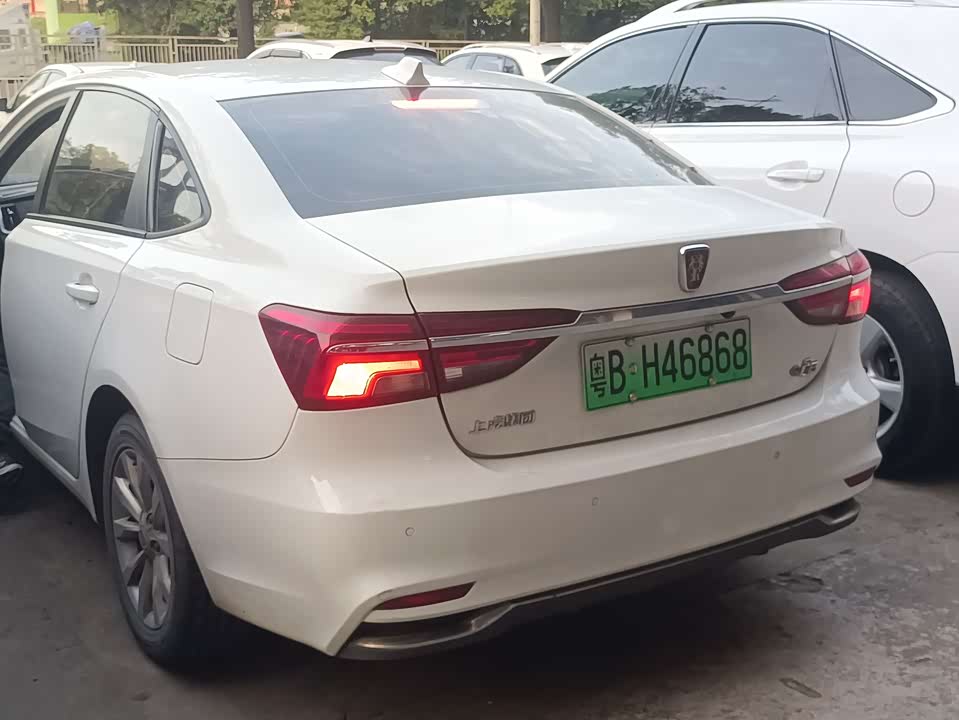 Roewe i6