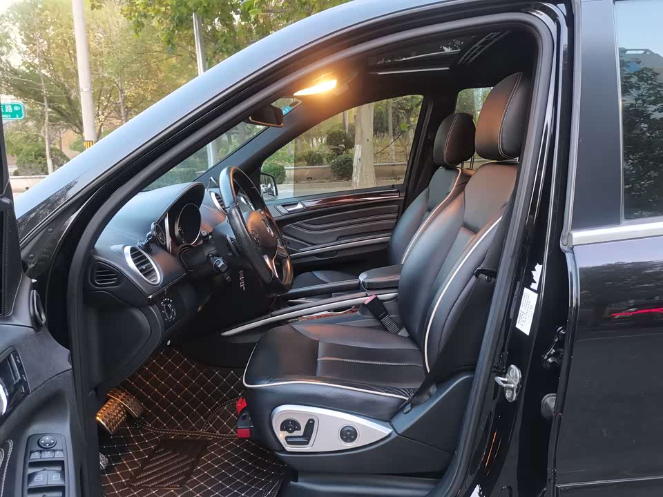 Mercedes-Benz M class