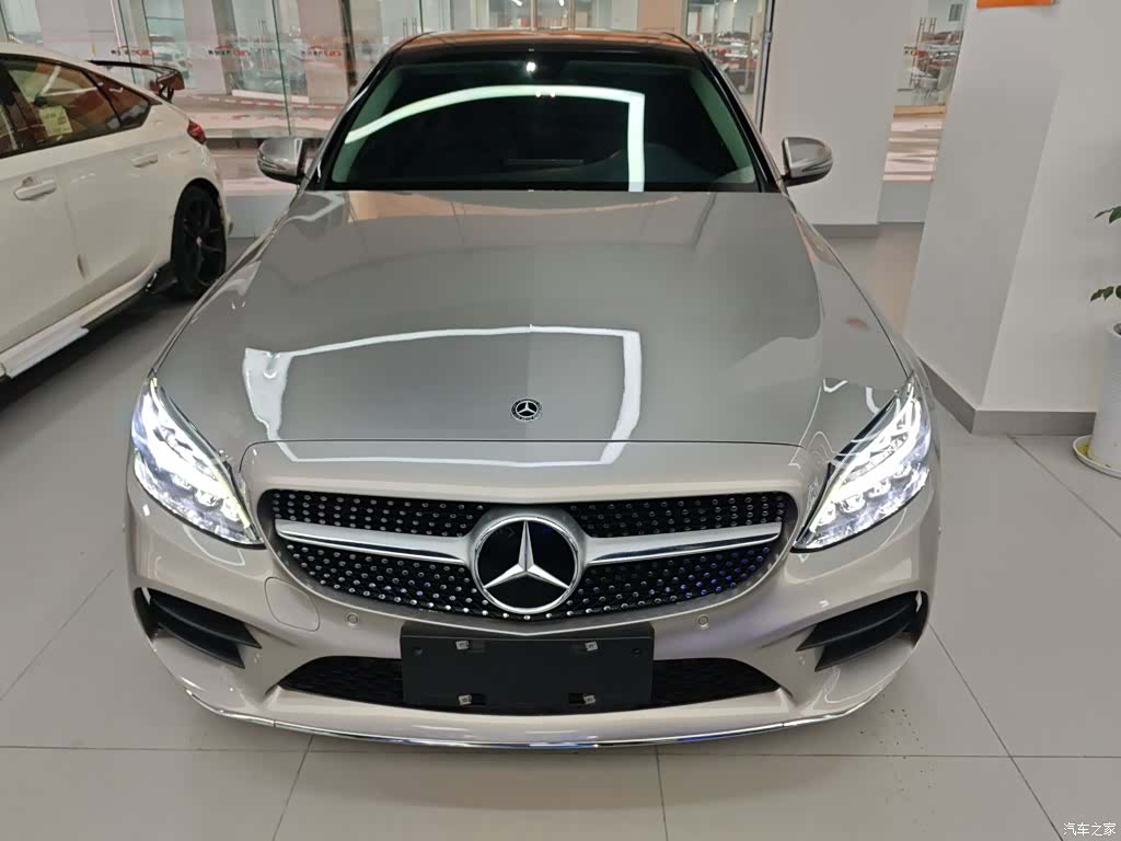 Mercedes-Benz C-Class, 2021 3