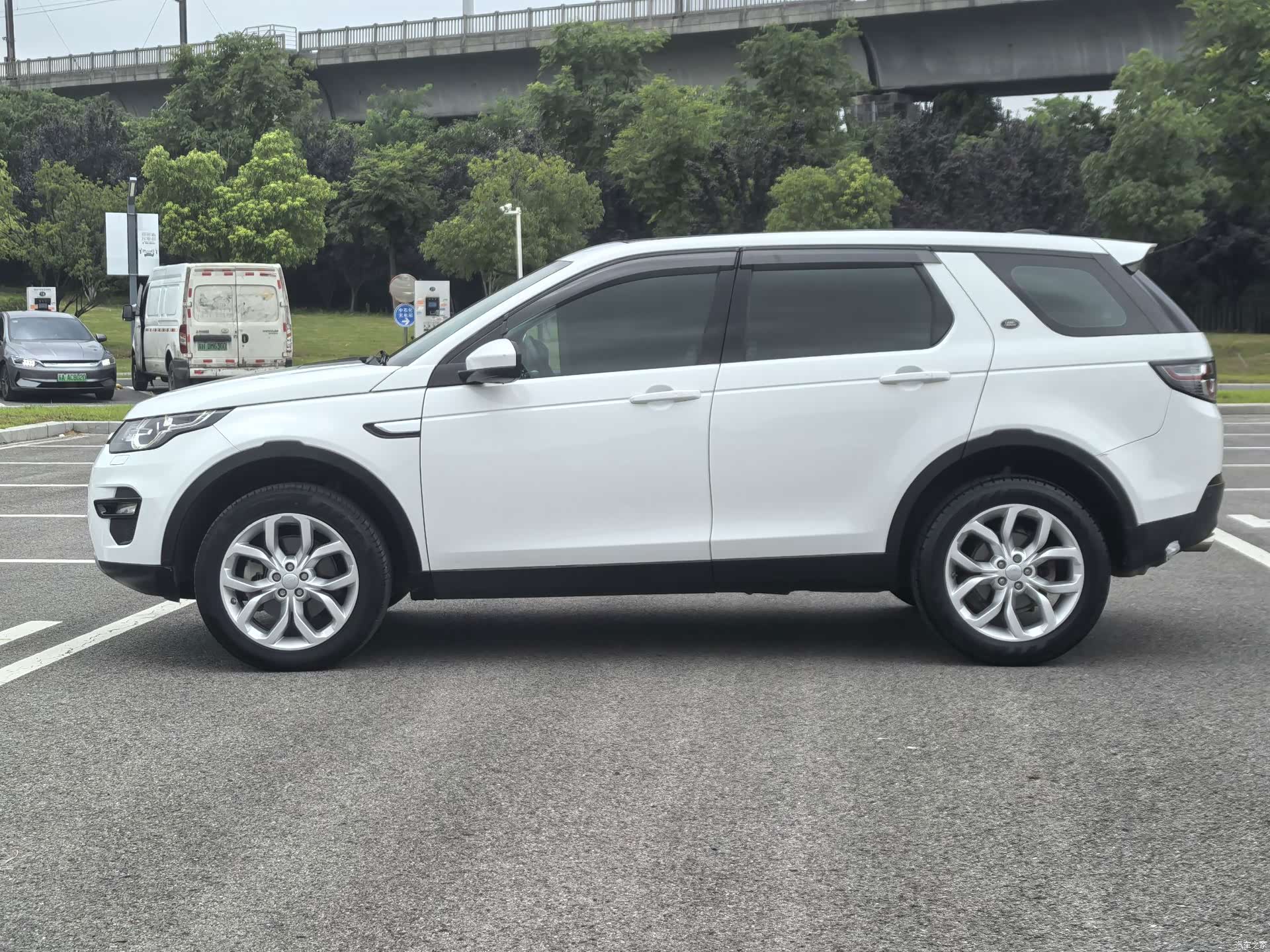 Land Rover Discovery, 2016 3