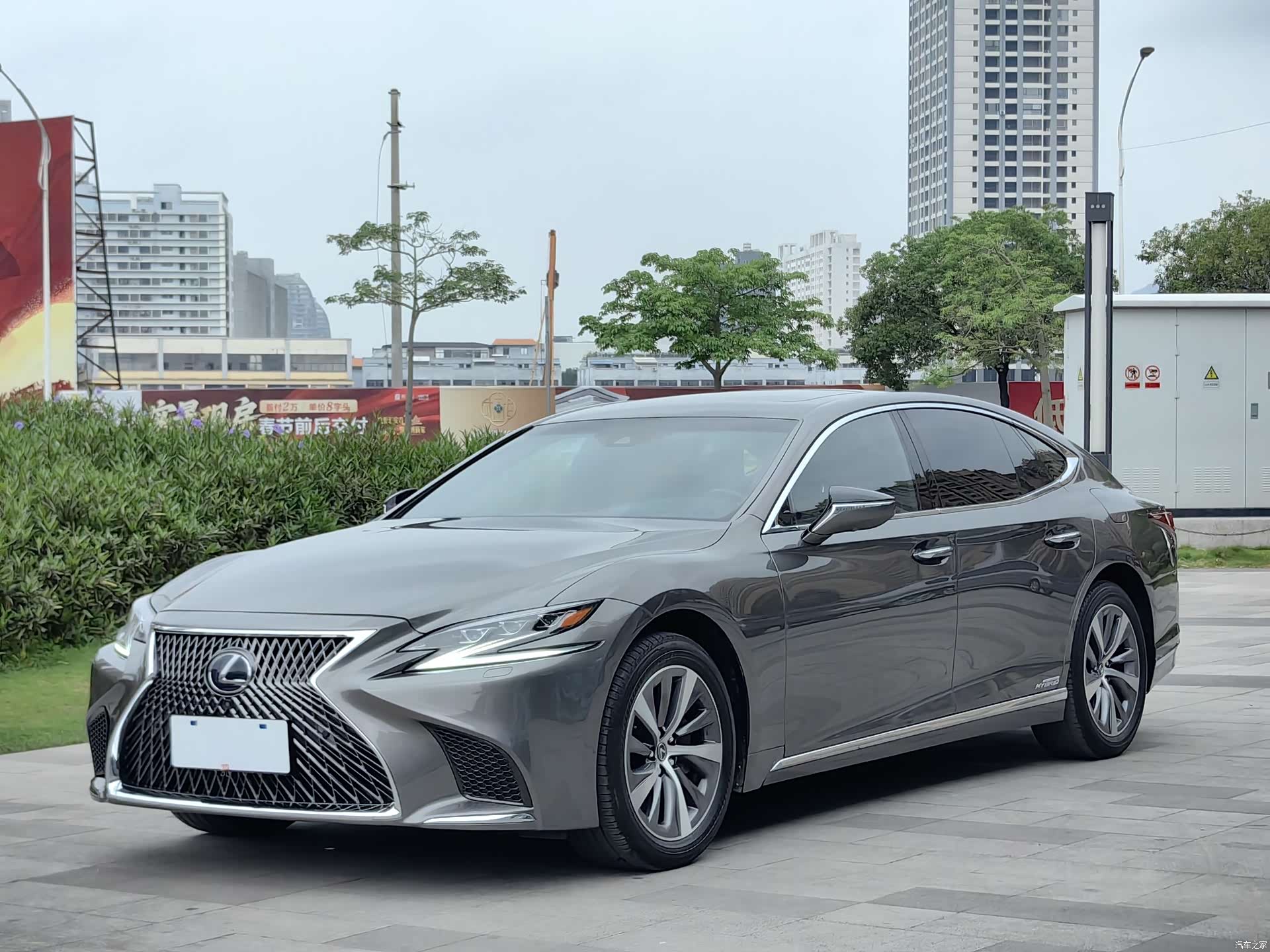 Lexus LS, 2019 1