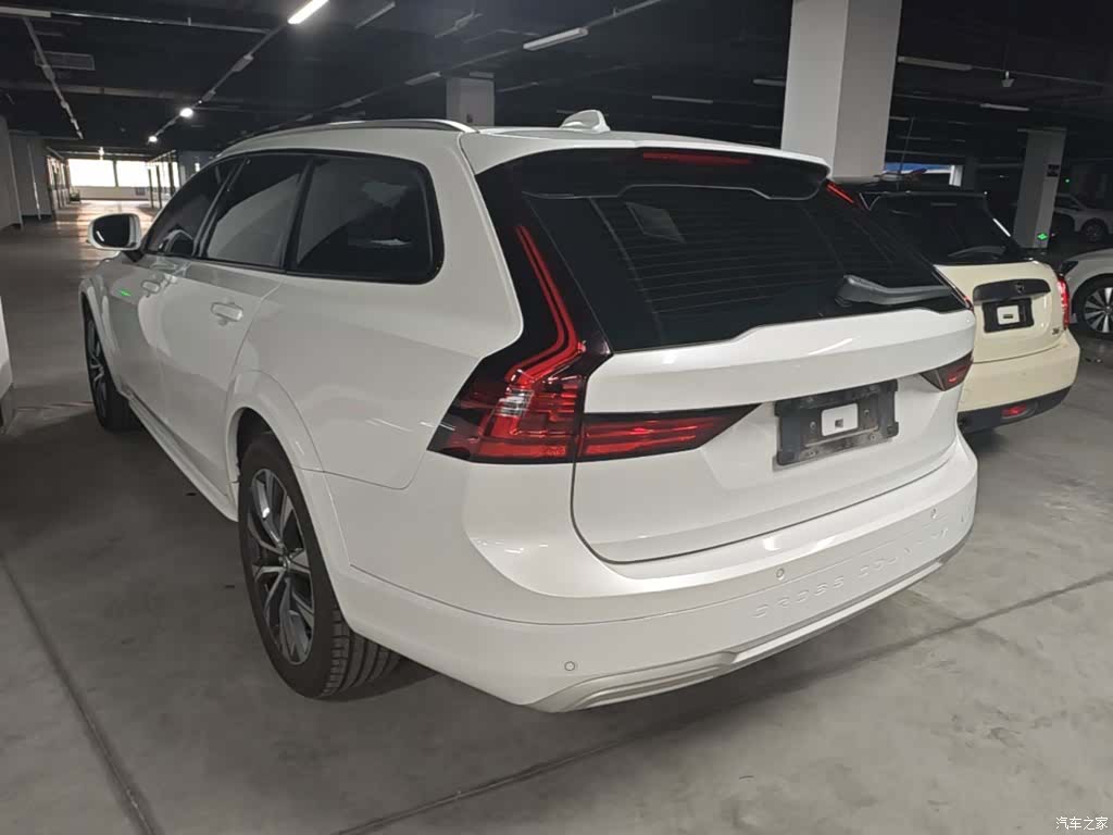Volvo V90, 2021 все фото