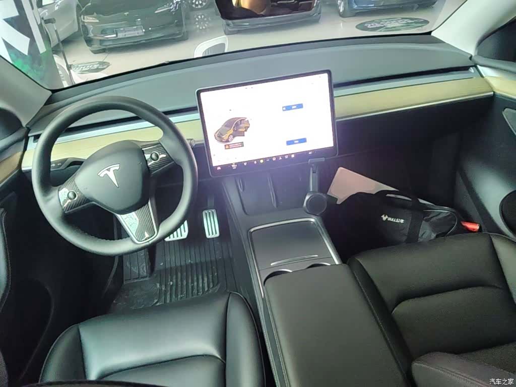 Tesla Model Y, 2022 10
