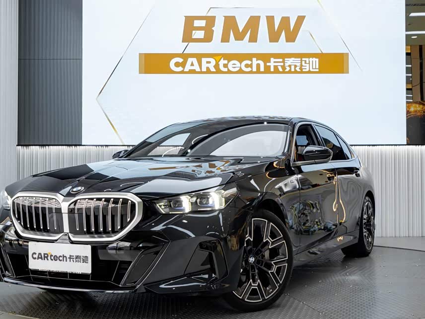 BMW 5 Series 2025, фото 2