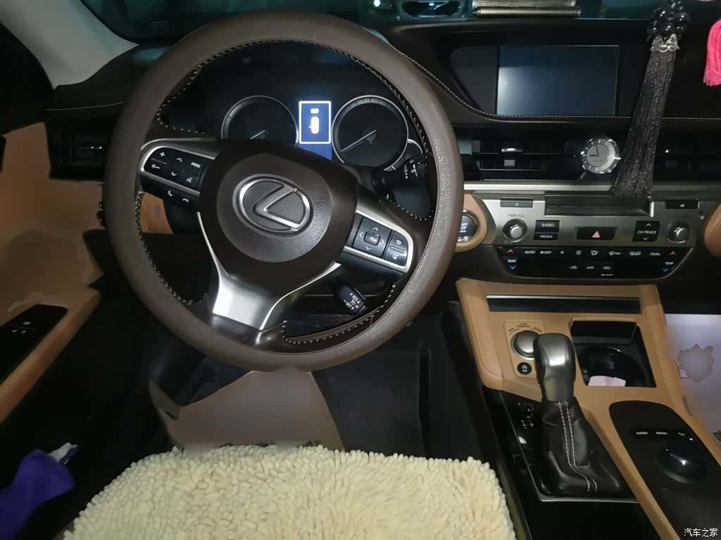 Lexus ES, 2017 3