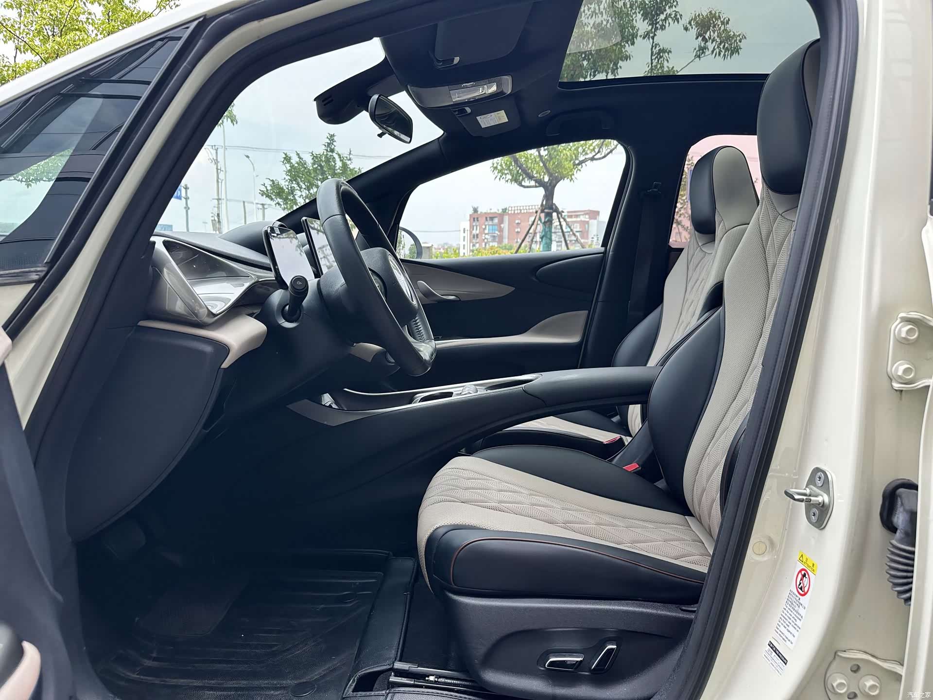 BYD Dolphin, 2023 все фото