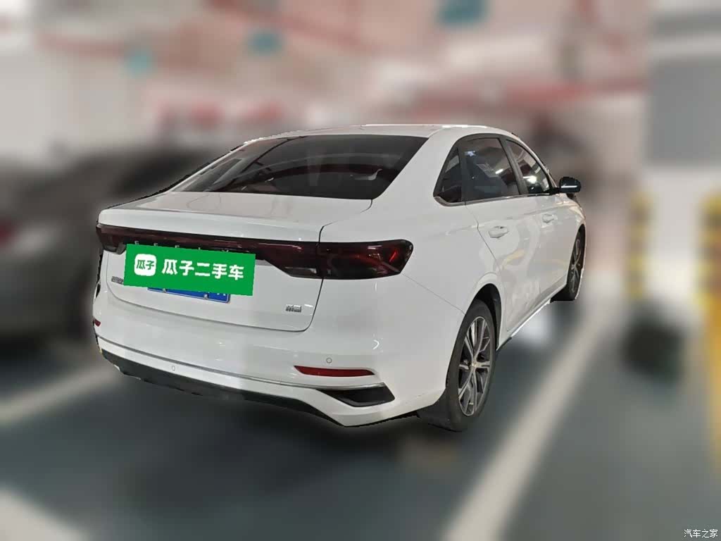 Geely Emgrand, 2022 все фото