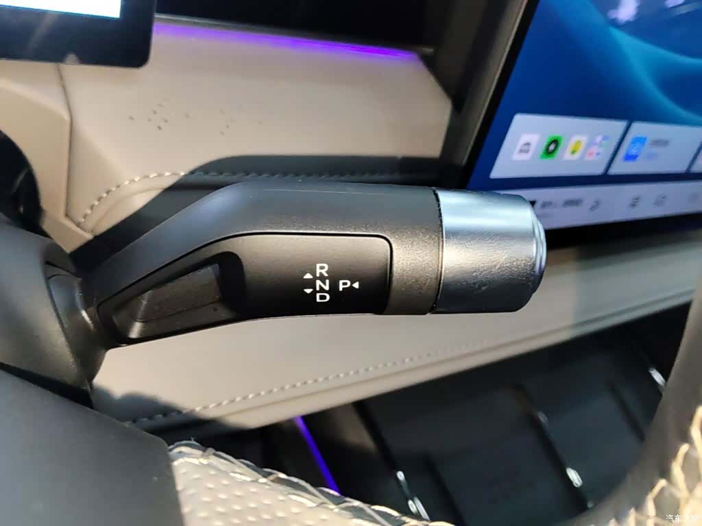 Geely 8, 2025 14
