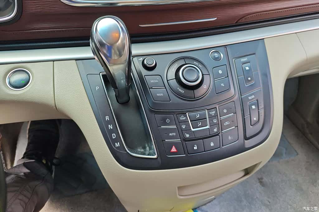 Buick GL8, 2017 16