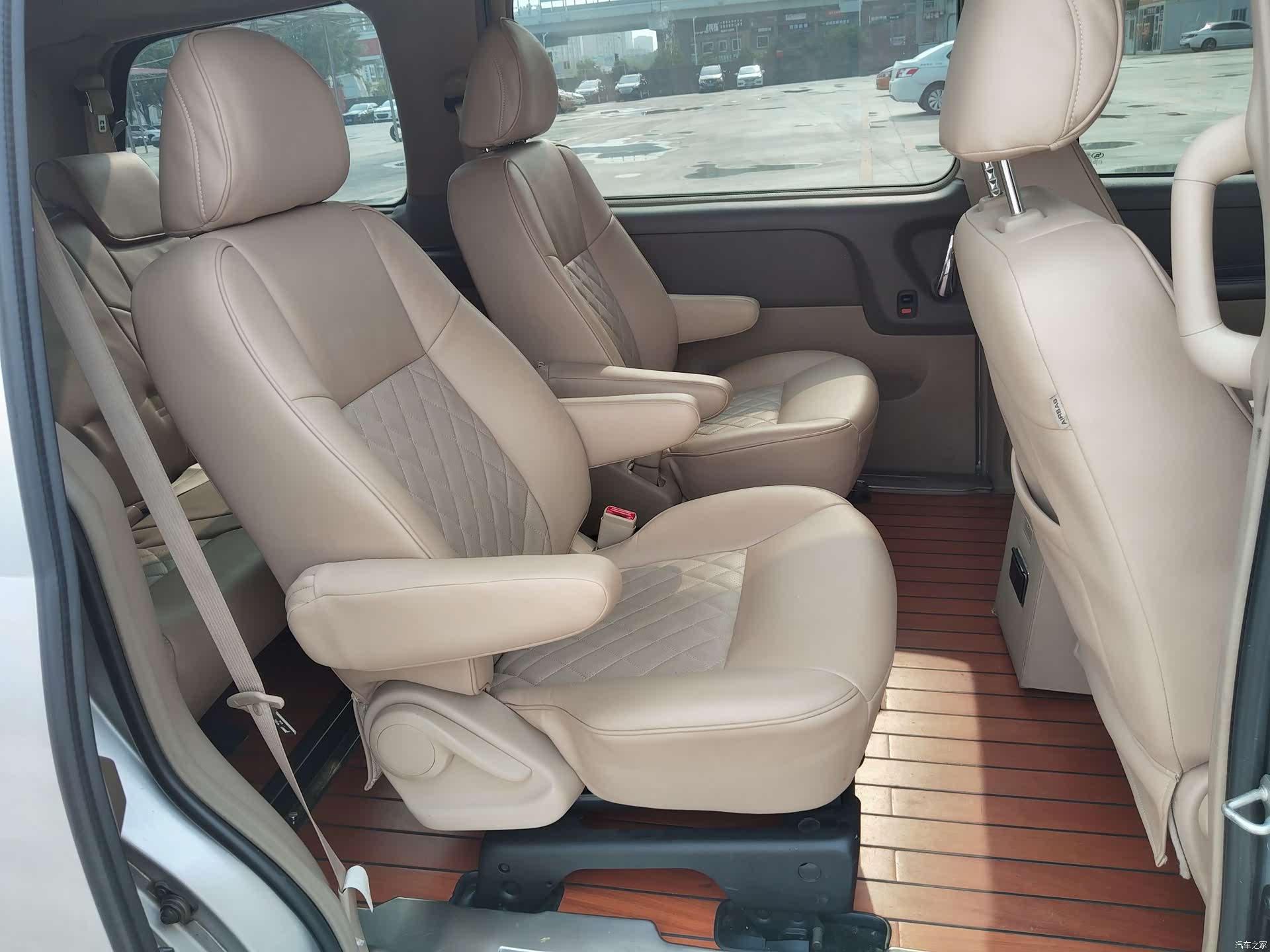 Buick GL8, 2016 9