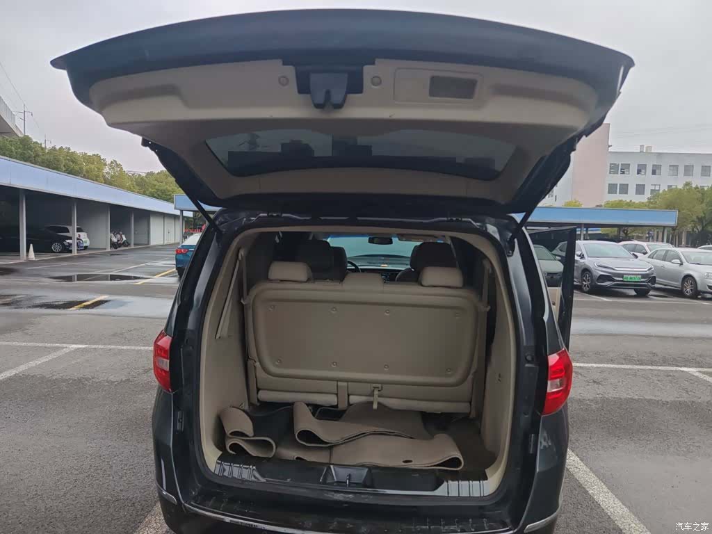 Buick GL8, 2019 9