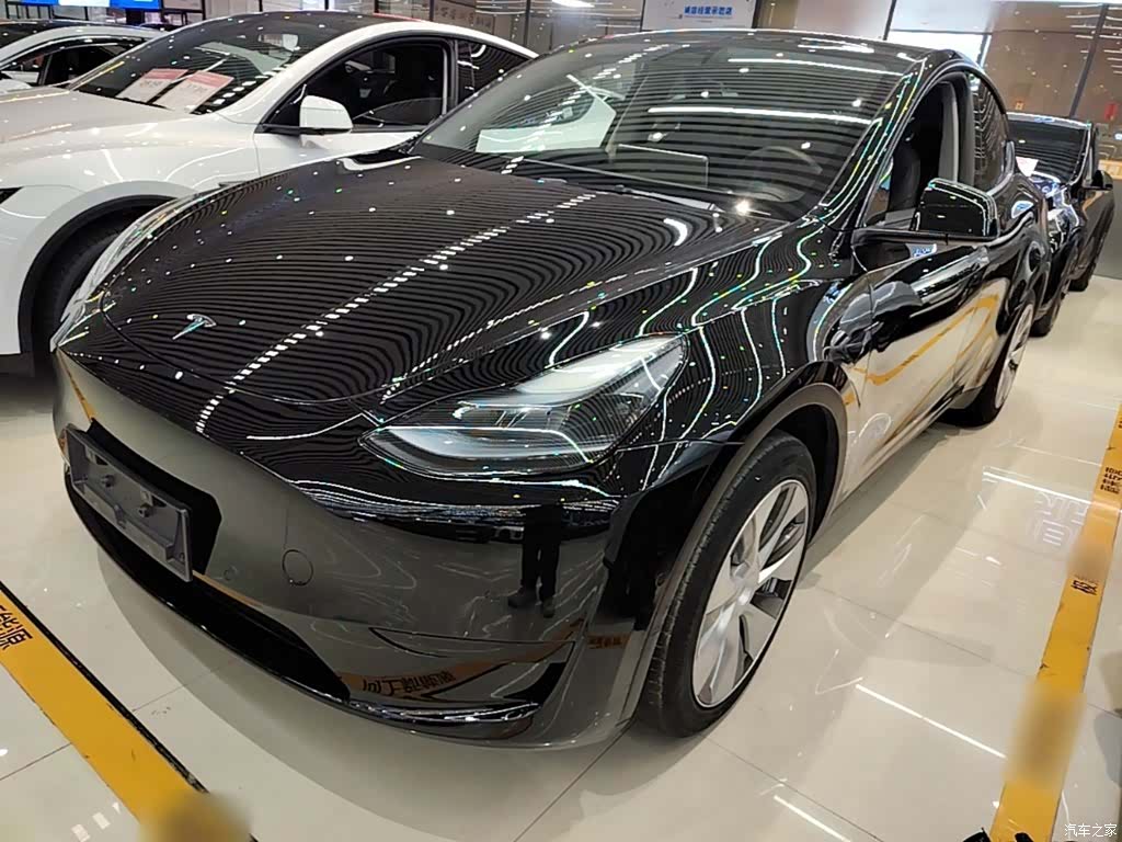 Tesla Model Y, 2023 1