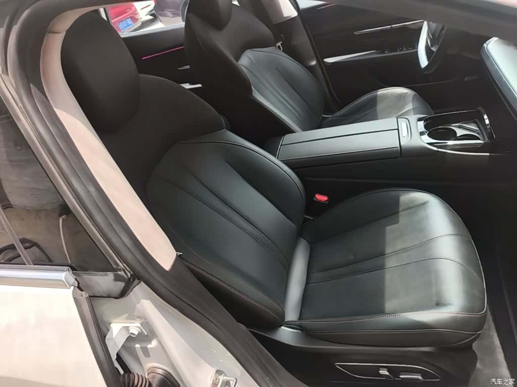 Xpeng P7, 2022 25