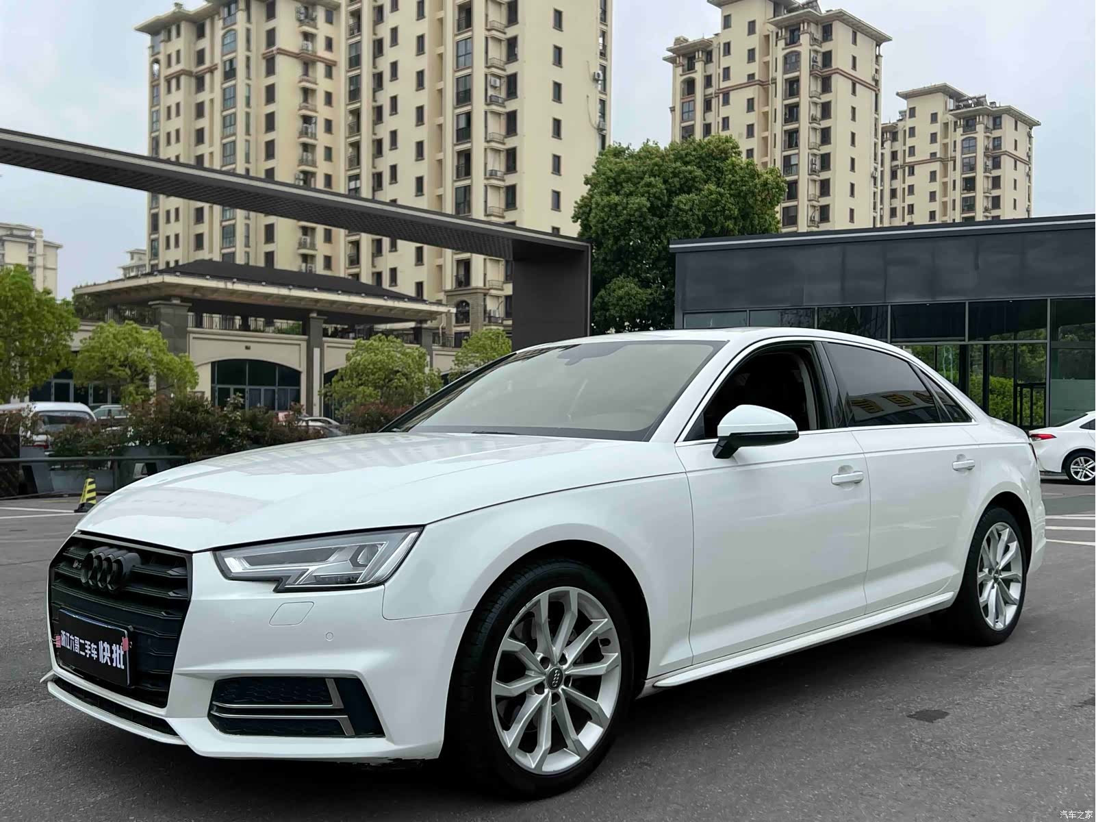 Audi A4L, 2018 1