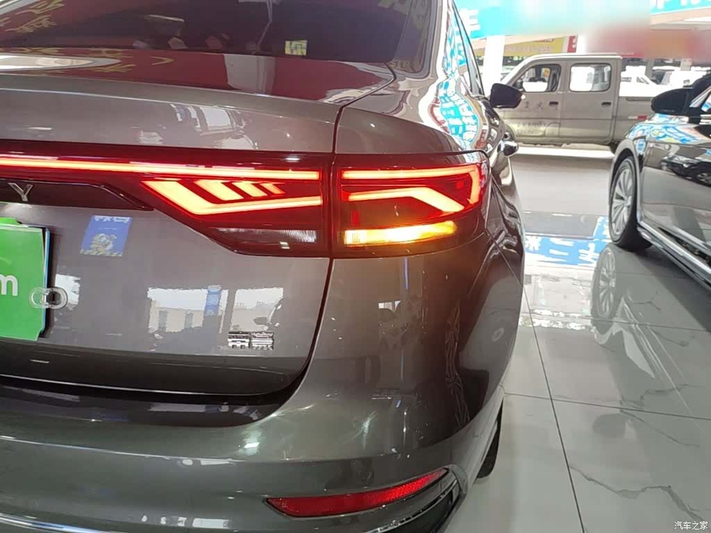 Geely Emgrand, 2021 8