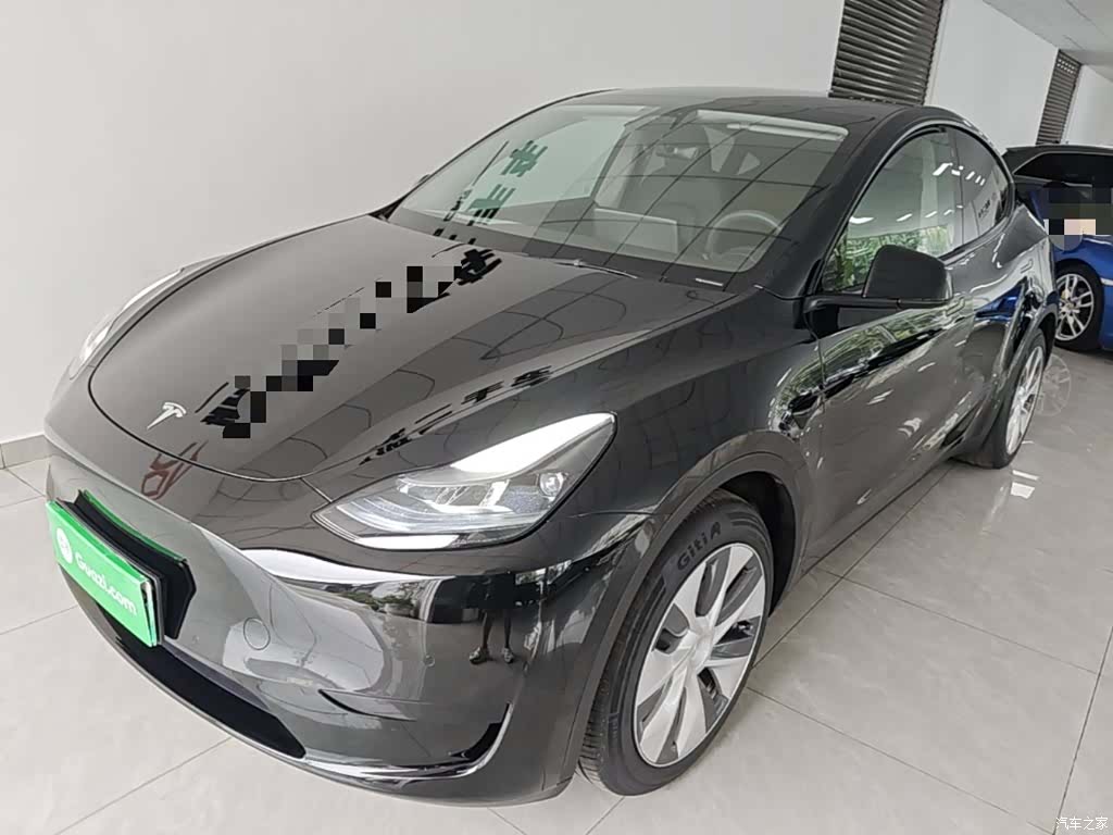 Tesla Model Y, 2023 1