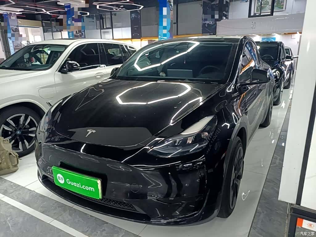 Tesla Model Y, 2023 2