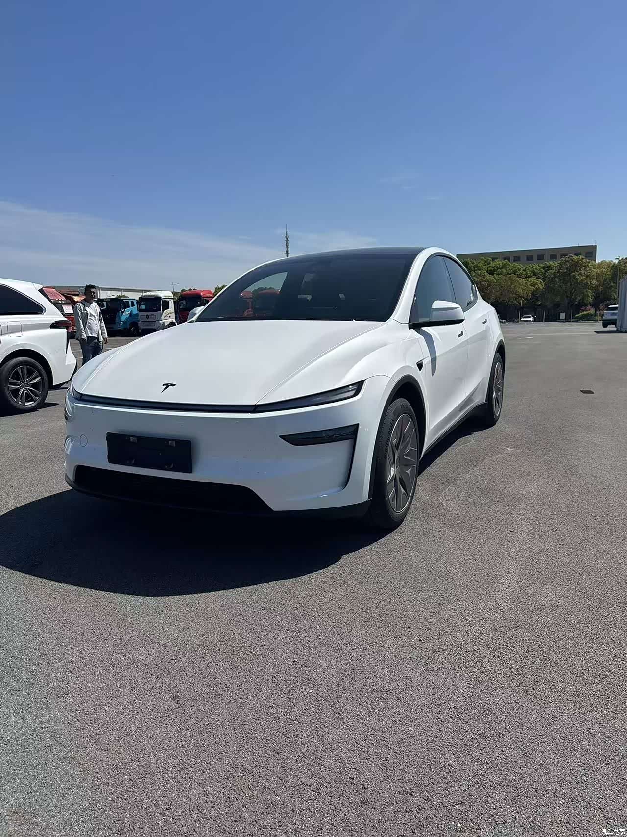 Tesla Model Y, 2026 3