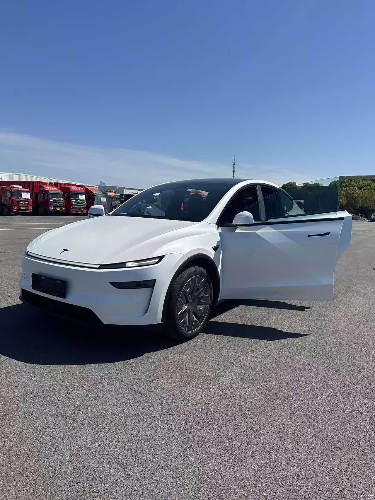 Tesla Model Y, 2026 6